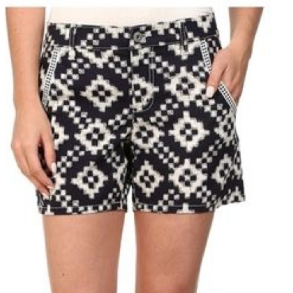Two by Vince Camuto shorts, size 10 / 30